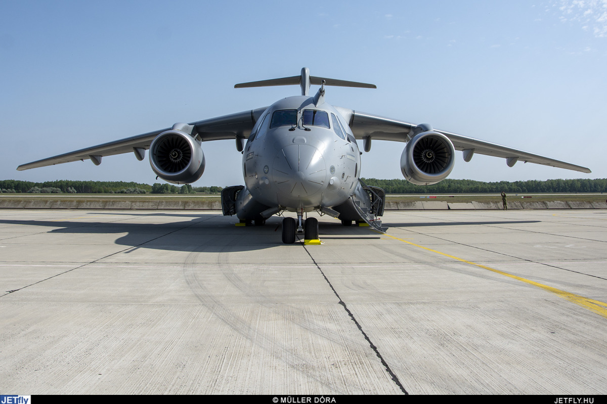 Képgaléria - Megérkezett Kecskemétre az első KC-390-es