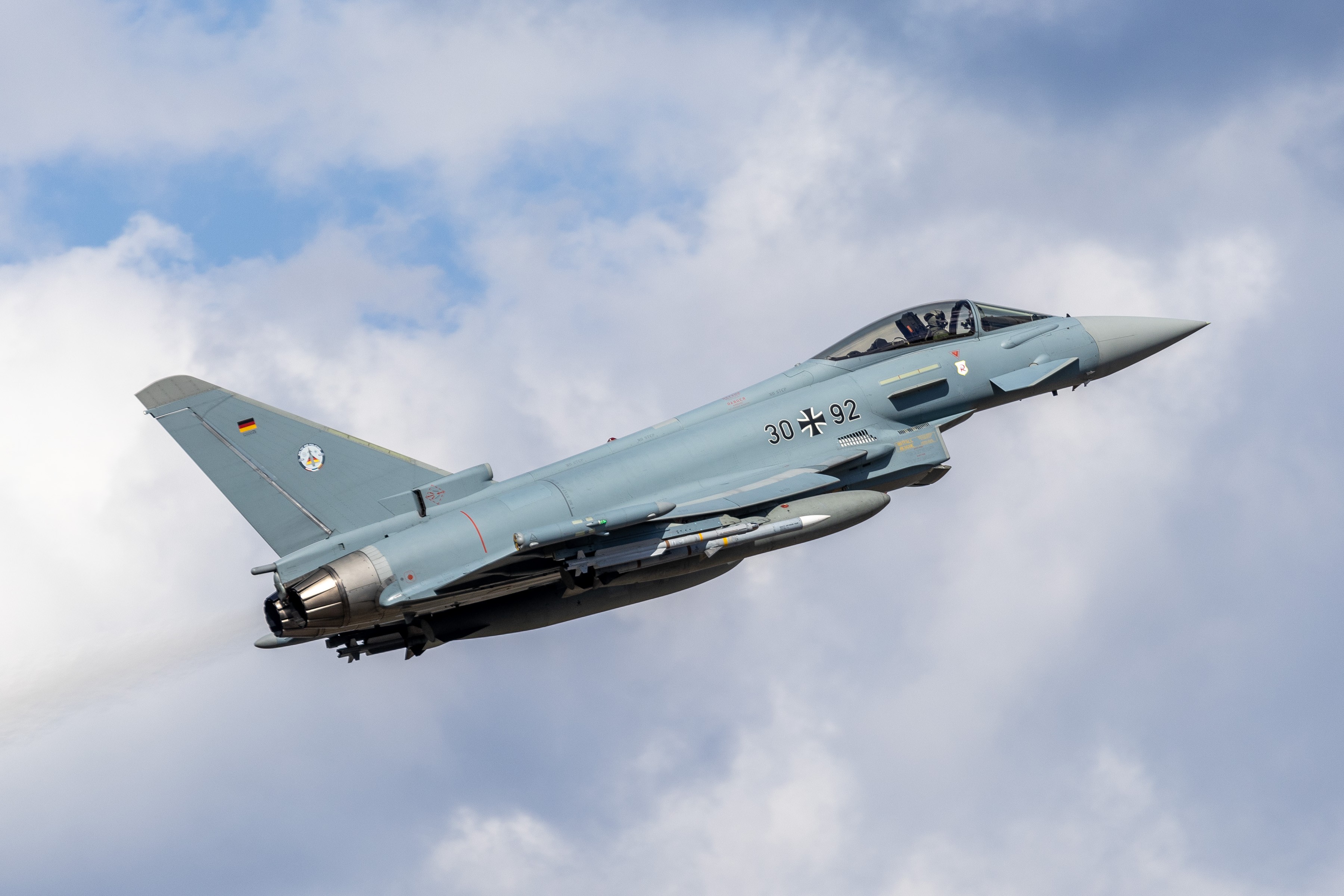 Jó híreket kapott az Eurofighter Typhoon gyártósora